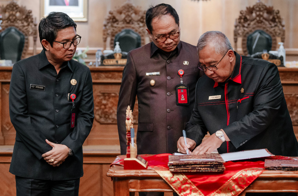 Bupati Giri Prasta Ikuti Rapat Paripurna DPRD Badung